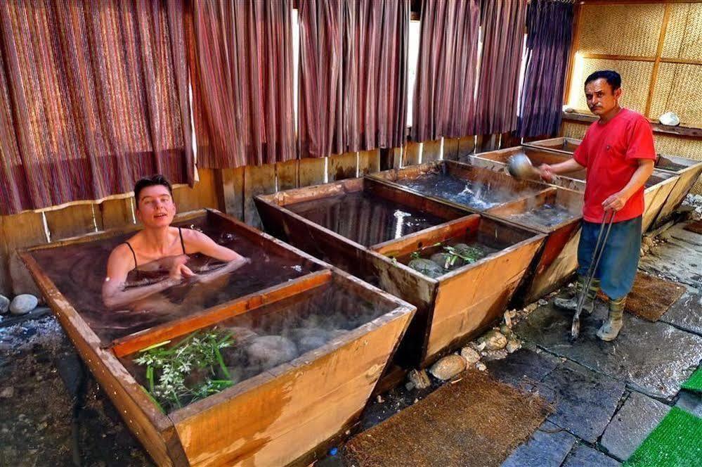 Gangtey Palace Hotel Paro Ngoại thất bức ảnh